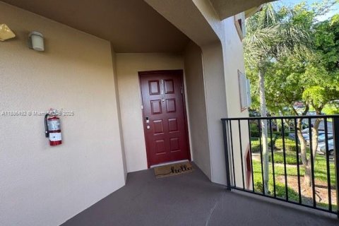 Condo in Pembroke Pines, Florida, 2 bedrooms № 1933141 - photo 4