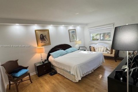 Condo in Pembroke Pines, Florida, 2 bedrooms № 1933141 - photo 18