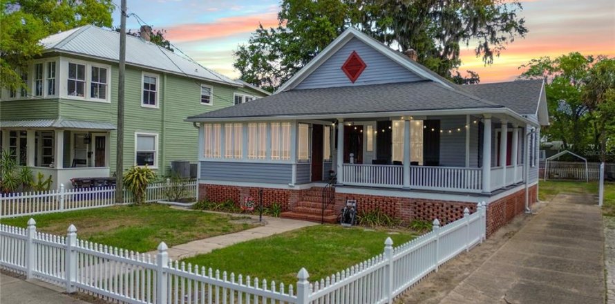 House in Saint Augustine, Florida 2 bedrooms, 143.16 sq.m. № 1612754