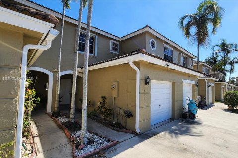 Townhouse in Pembroke Pines, Florida 2 bedrooms, 108.6 sq.m. № 2031676 - photo 2