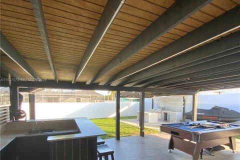 Casa en venta en Miami Gardens, Florida, 3 dormitorios, 165.92 m2 № 1999445 - foto 18