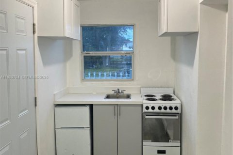 Studio à Opa-locka, Floride № 1982100