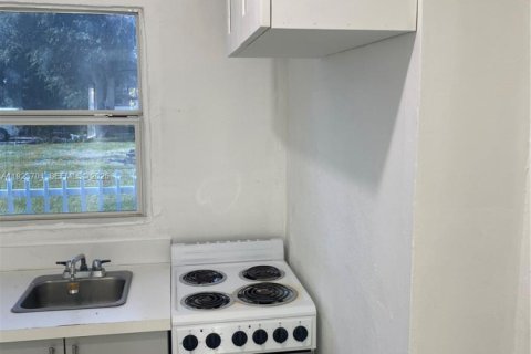 Villa ou maison à louer à Opa-locka, Floride № 1982100 - photo 3