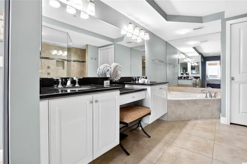 Condo in Ponce Inlet, Florida, 3 bedrooms № 2208925 - photo 15