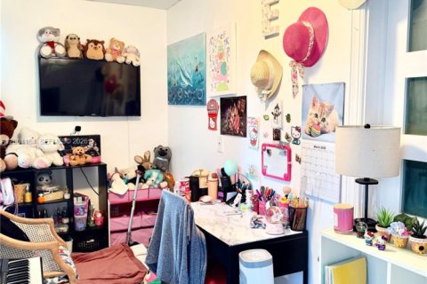 Condo in Hollywood, Florida, 2 bedrooms  № 2068533 - photo 8