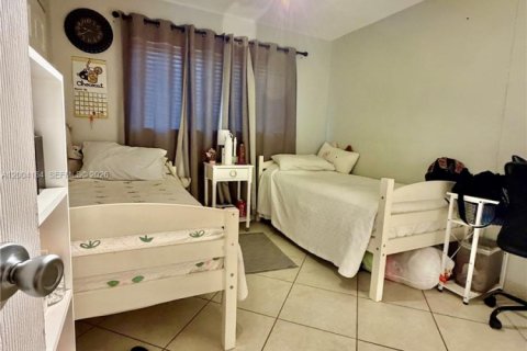 Condo in Hollywood, Florida, 2 bedrooms  № 2068533 - photo 7