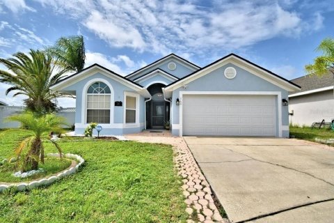 Casa en Davenport, Florida 4 dormitorios, 152.55 m2 № 2135630