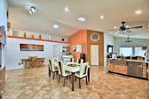 Villa ou maison à vendre à Davenport, Floride: 4 chambres, 152.55 m2 № 2135630 - photo 6