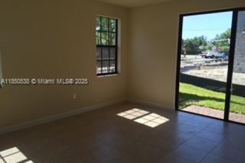 Townhouse in Tamarac, Florida 3 bedrooms, 139.82 sq.m. № 1877762 - photo 5
