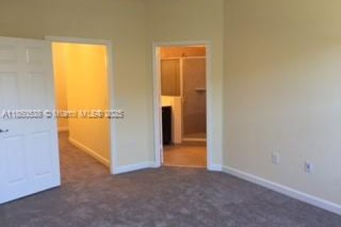 Townhouse in Tamarac, Florida 3 bedrooms, 139.82 sq.m. № 1877762 - photo 14
