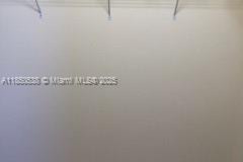 Townhouse in Tamarac, Florida 3 bedrooms, 139.82 sq.m. № 1877762 - photo 19