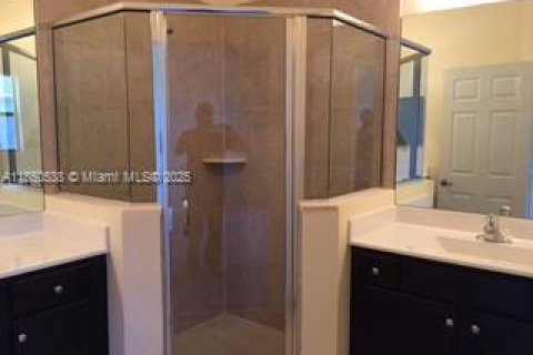 Townhouse in Tamarac, Florida 3 bedrooms, 139.82 sq.m. № 1877762 - photo 20