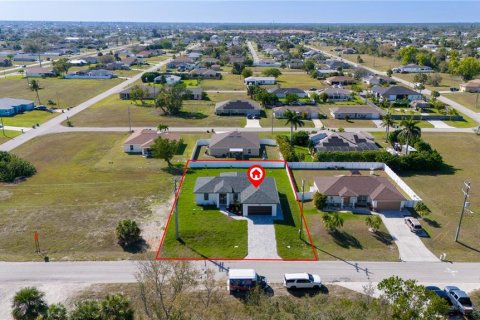 Villa ou maison à vendre à Cape Coral, Floride: 3 chambres, 128.86 m2 № 1266115 - photo 2