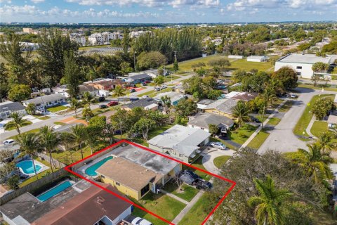 Casa en venta en Sunrise, Florida, 4 dormitorios, 184.5 m2 № 1958266 - foto 30