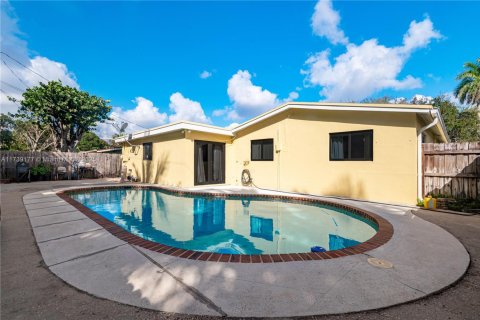 Casa en venta en Sunrise, Florida, 4 dormitorios, 184.5 m2 № 1958266 - foto 25