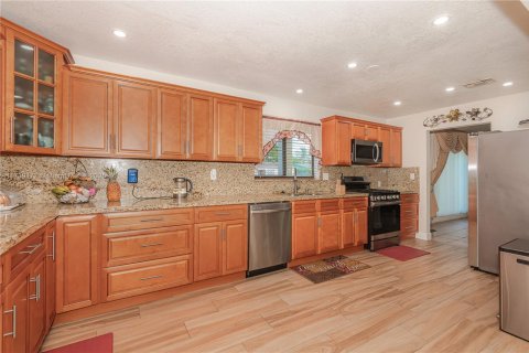 Casa en venta en Sunrise, Florida, 4 dormitorios, 184.5 m2 № 1958266 - foto 4