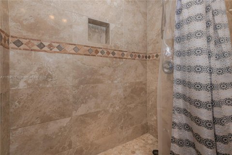 Casa en venta en Sunrise, Florida, 4 dormitorios, 184.5 m2 № 1958266 - foto 16