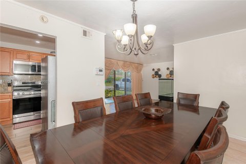 Casa en venta en Sunrise, Florida, 4 dormitorios, 184.5 m2 № 1958266 - foto 11