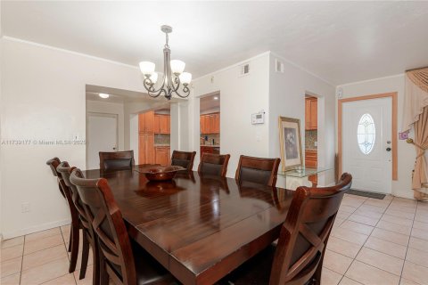 Casa en venta en Sunrise, Florida, 4 dormitorios, 184.5 m2 № 1958266 - foto 10