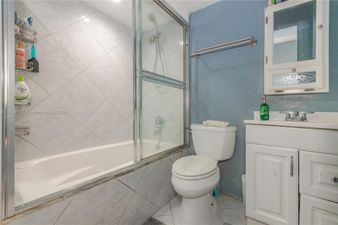 Casa en venta en Sunrise, Florida, 4 dormitorios, 184.5 m2 № 1958266 - foto 24