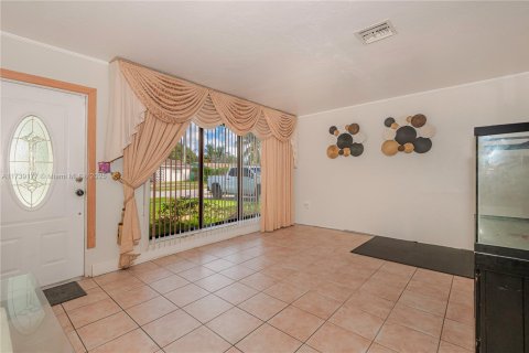 Casa en venta en Sunrise, Florida, 4 dormitorios, 184.5 m2 № 1958266 - foto 8