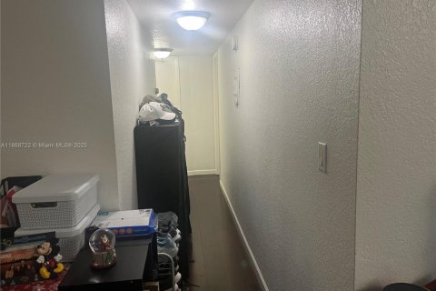 Condominio en alquiler en Sunrise, Florida, 2 dormitorios, 76.92 m2 № 1895511 - foto 7