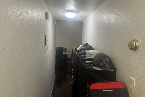 Condominio en alquiler en Sunrise, Florida, 2 dormitorios, 76.92 m2 № 1895511 - foto 9