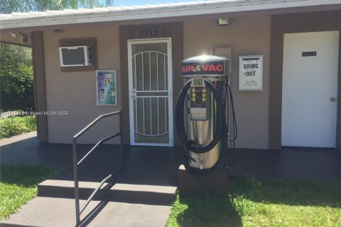 Condominio en alquiler en Sunrise, Florida, 2 dormitorios, 76.92 m2 № 1895511 - foto 3