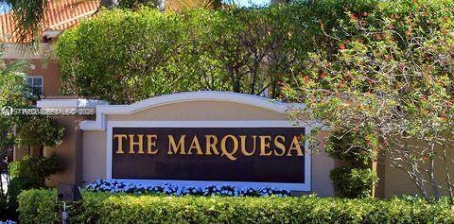 Кондоминиум с 2 спальнями в Пемброк-Пайнс, Флорида № 2032510