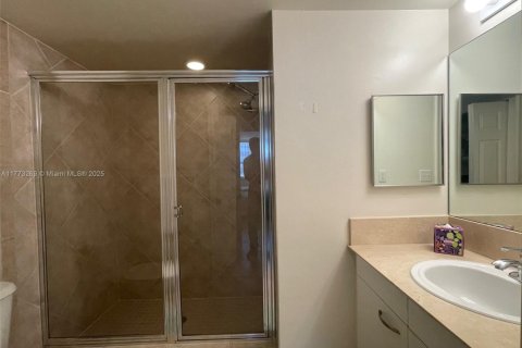 Снять в аренду кондоминиум в Халландейл-Бич, Флорида 2 спальни, 110.55м2, № 2015157 - фото 17