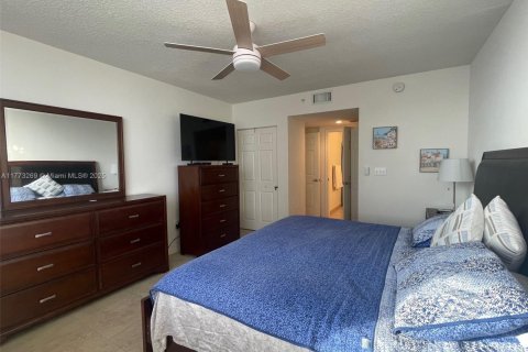 Снять в аренду кондоминиум в Халландейл-Бич, Флорида 2 спальни, 110.55м2, № 2015157 - фото 11