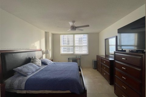 Снять в аренду кондоминиум в Халландейл-Бич, Флорида 2 спальни, 110.55м2, № 2015157 - фото 10