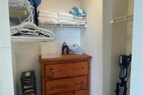 Снять в аренду кондоминиум в Халландейл-Бич, Флорида 2 спальни, 110.55м2, № 2015157 - фото 18