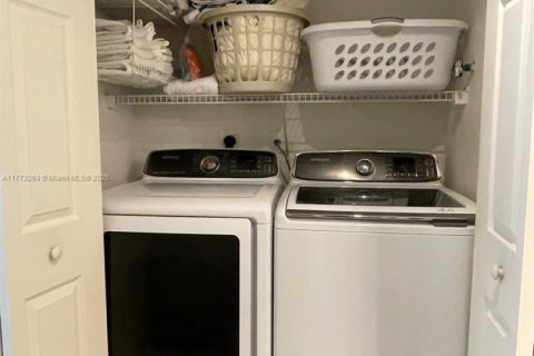 Снять в аренду кондоминиум в Халландейл-Бич, Флорида 2 спальни, 110.55м2, № 2015157 - фото 14