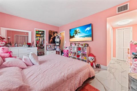 Copropriété à vendre à Hollywood, Floride: 2 chambres, 101.73 m2 № 2012845 - photo 20