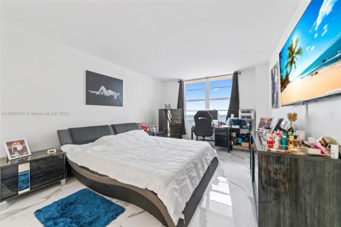 Copropriété à vendre à Hollywood, Floride: 2 chambres, 101.73 m2 № 2012845 - photo 14