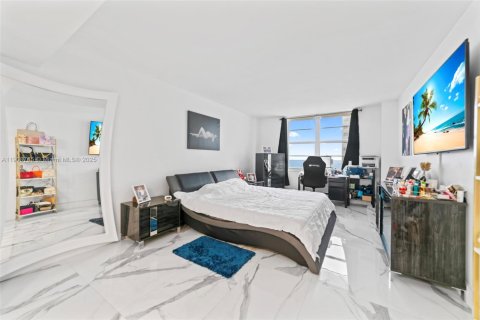 Copropriété à vendre à Hollywood, Floride: 2 chambres, 101.73 m2 № 2012845 - photo 8