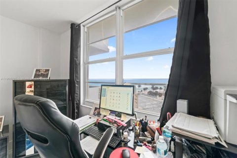 Copropriété à vendre à Hollywood, Floride: 2 chambres, 101.73 m2 № 2012845 - photo 10