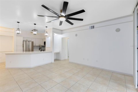 Copropriété à vendre à Orlando, Floride: 4 chambres, 138.33 m2 № 1520490 - photo 10