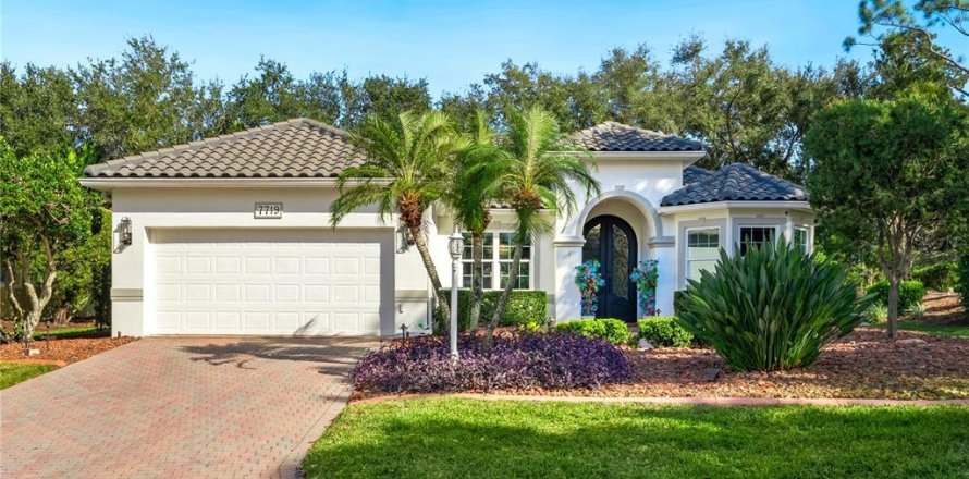House in Lakewood Ranch, Florida 2 bedrooms, 155.61 sq.m. № 2108947