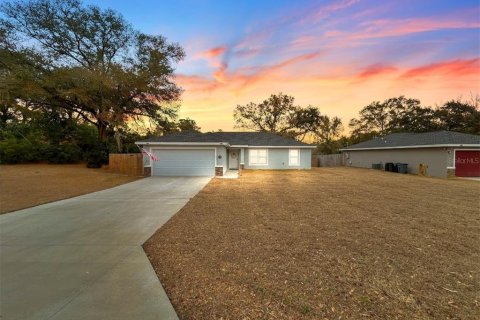 Casa en Dunnellon, Florida 3 dormitorios, 129.97 m2 № 2098738