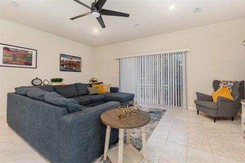 Adosado en venta en Kissimmee, Florida, 3 dormitorios, 165.55 m2 № 1556650 - foto 6