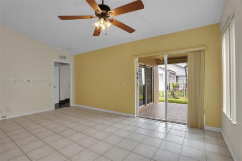 Casa en venta en Weston, Florida, 3 dormitorios, 141.4 m2 № 1804349 - foto 18