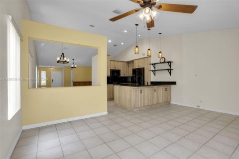 Casa en venta en Weston, Florida, 3 dormitorios, 141.4 m2 № 1804349 - foto 17