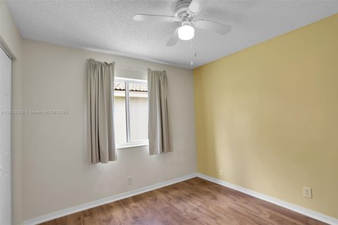 Casa en venta en Weston, Florida, 3 dormitorios, 141.4 m2 № 1804349 - foto 20