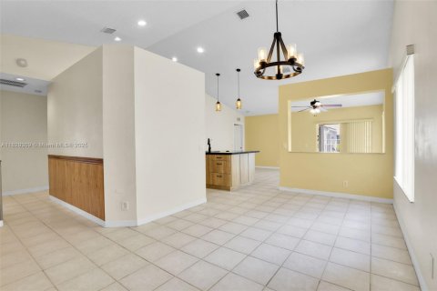 Casa en venta en Weston, Florida, 3 dormitorios, 141.4 m2 № 1804349 - foto 9