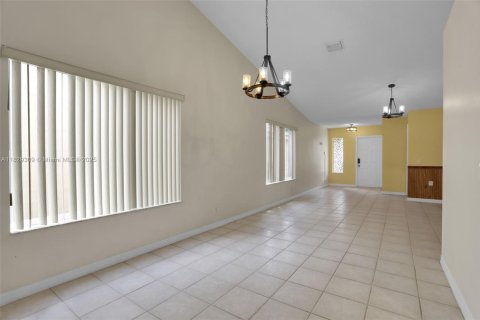 Casa en venta en Weston, Florida, 3 dormitorios, 141.4 m2 № 1804349 - foto 4
