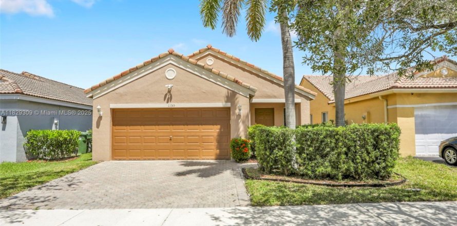 Casa en Weston, Florida 3 dormitorios, 141.4 m2 № 1804349