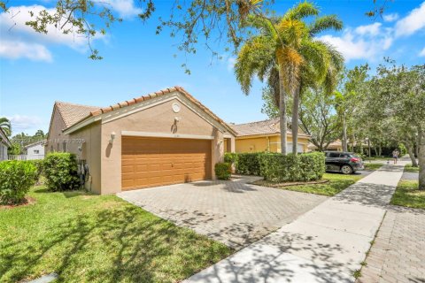Casa en venta en Weston, Florida, 3 dormitorios, 141.4 m2 № 1804349 - foto 2