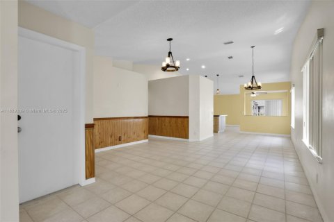 Casa en venta en Weston, Florida, 3 dormitorios, 141.4 m2 № 1804349 - foto 5